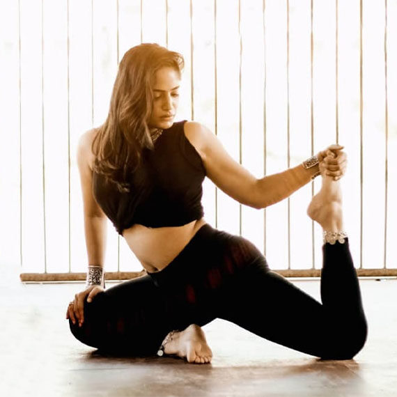 Bhavika Female Yoga Instructor Lokhandwala Andheri West