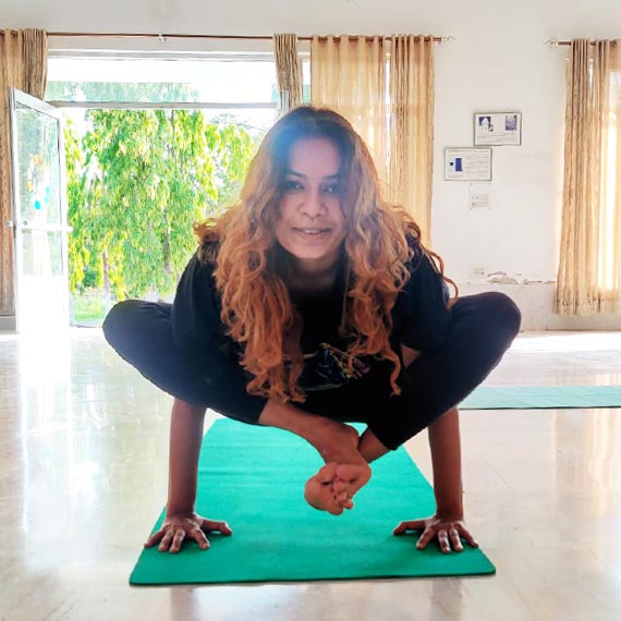 Female Yoga Teacher Viman Nagar Pune, Yoga Trainers in Pune