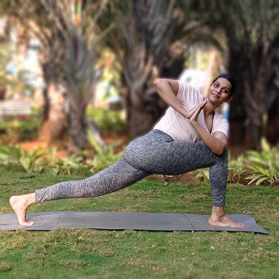 Subhlaxmi-best-female-yoga-teacher-malad