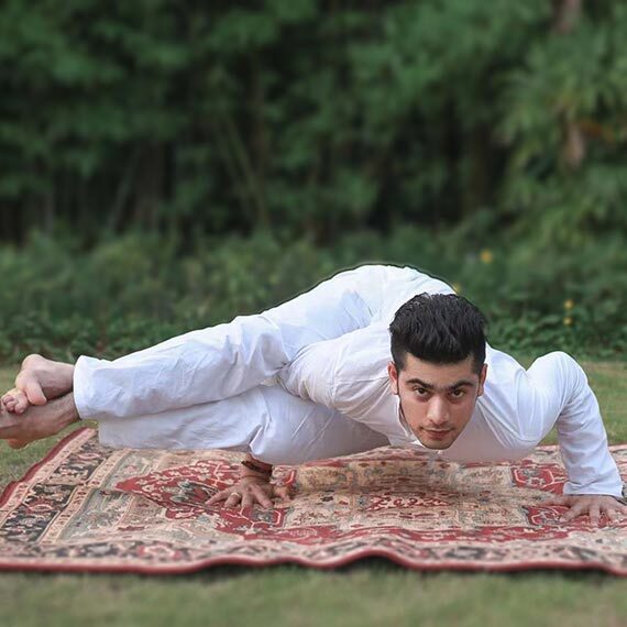 Naveen Yoga Instructor Lokhandwala Complex Andheri West
