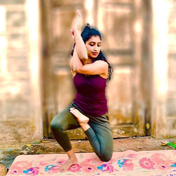 Yoga Trainer Austin Town Bangalore, Best Female Yoga Teachers