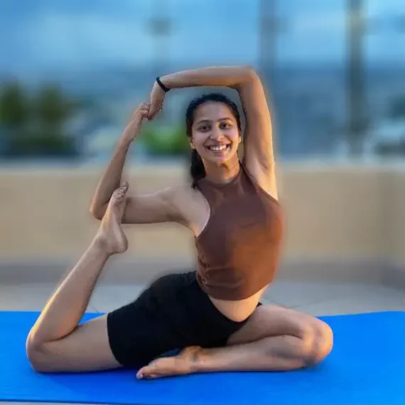 Navya Top Female Yoga Instructor Chembur Mumbai