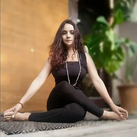 Shalini Best Female Yoga Teacher Gurgaon